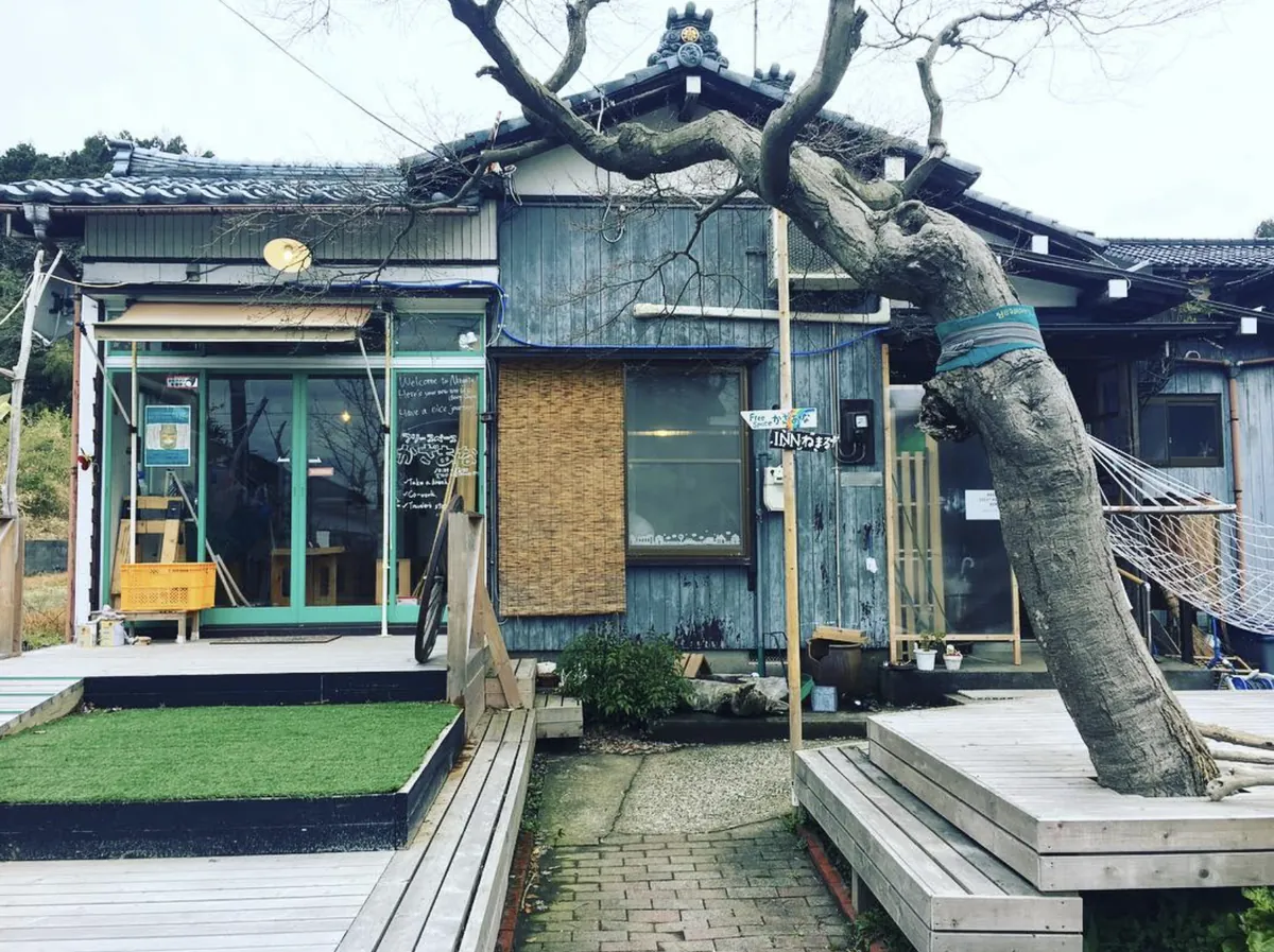 オープン直後の外観