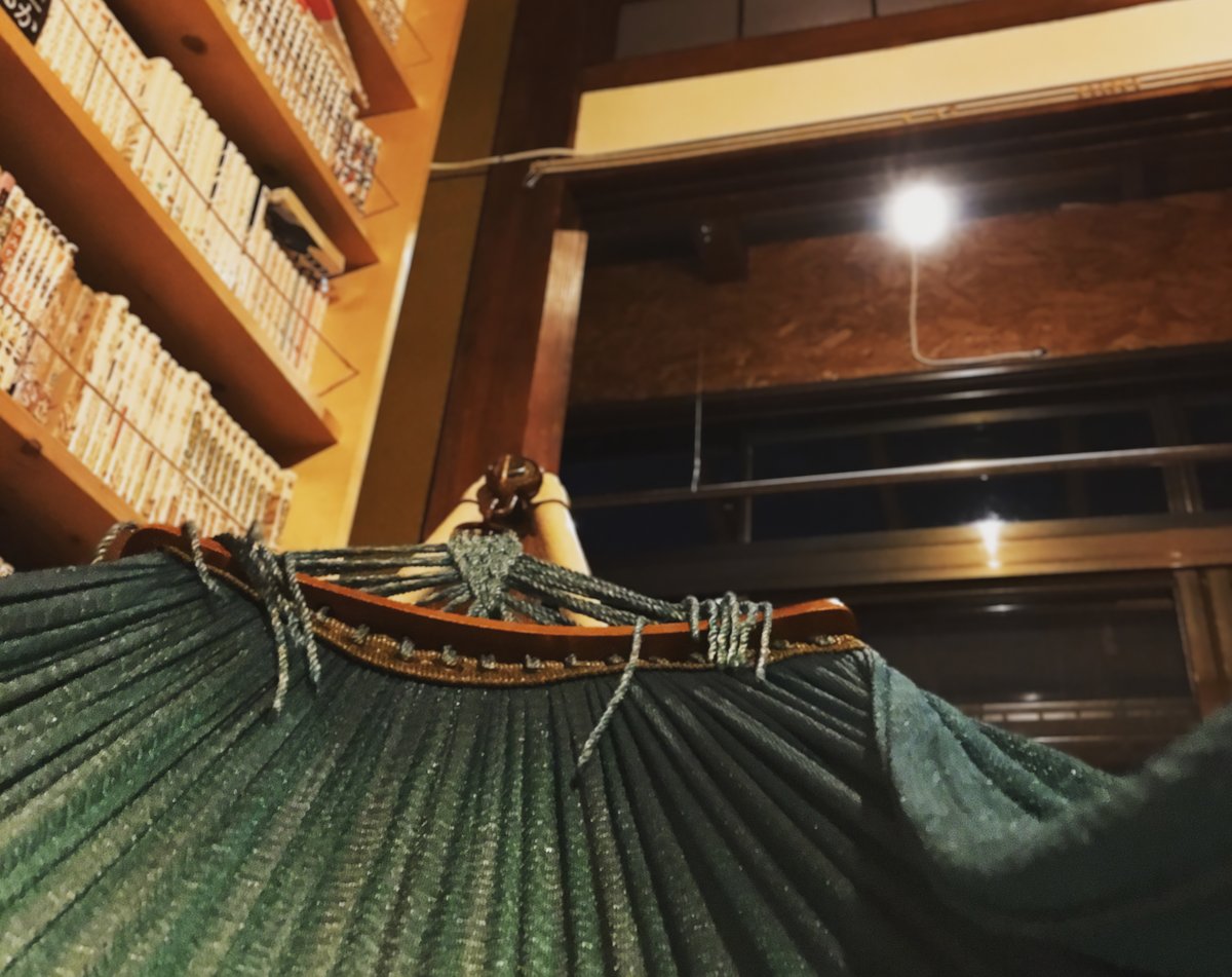 NEMARUのハンモックで読書